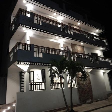 Hostal Marina Samana Buitenkant foto
