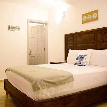 Hostal Marina Samana Buitenkant foto