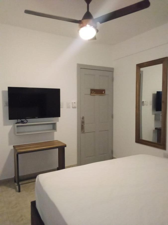 Hostal Marina Samana Buitenkant foto