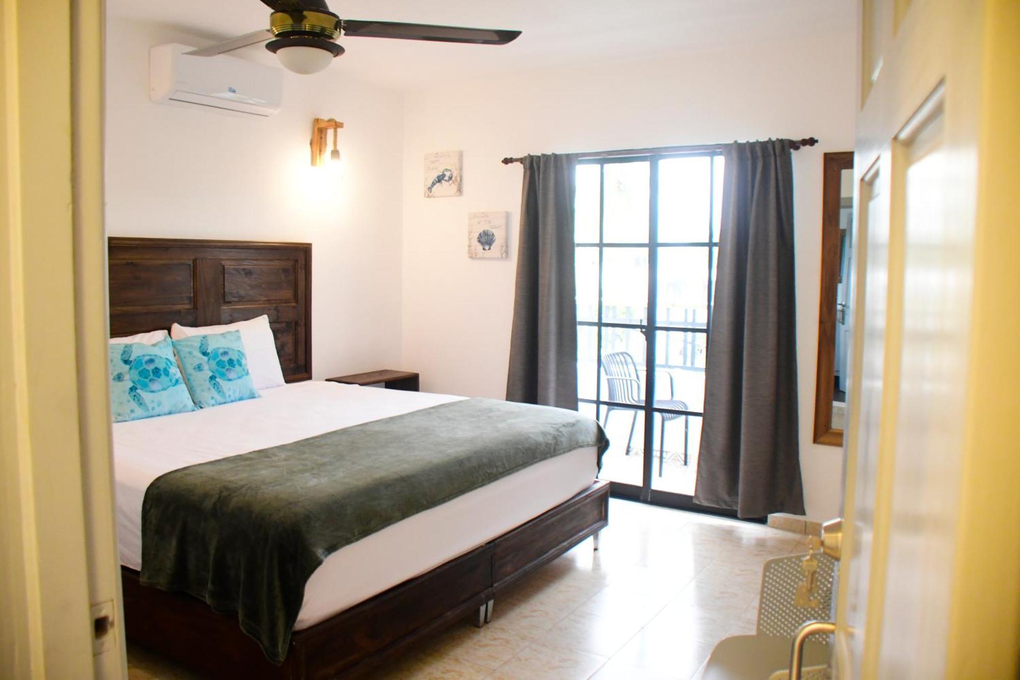 Hostal Marina Samana Buitenkant foto